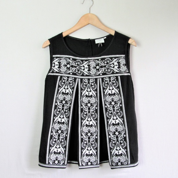 Anthropologie Tops - Anthropologie HD in Paris black embroidered top